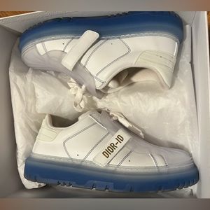 Dior sneaker size 39